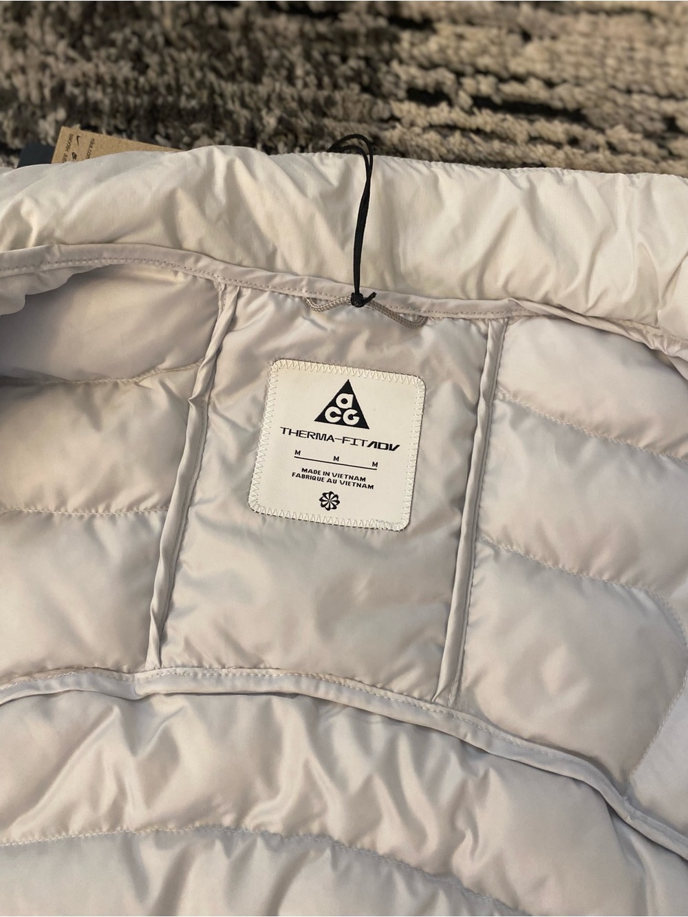 New Men’s Nike ACG Therma-Fit ADV “Lava Flow” Puffer Vest Medium - Picture 5 of 9